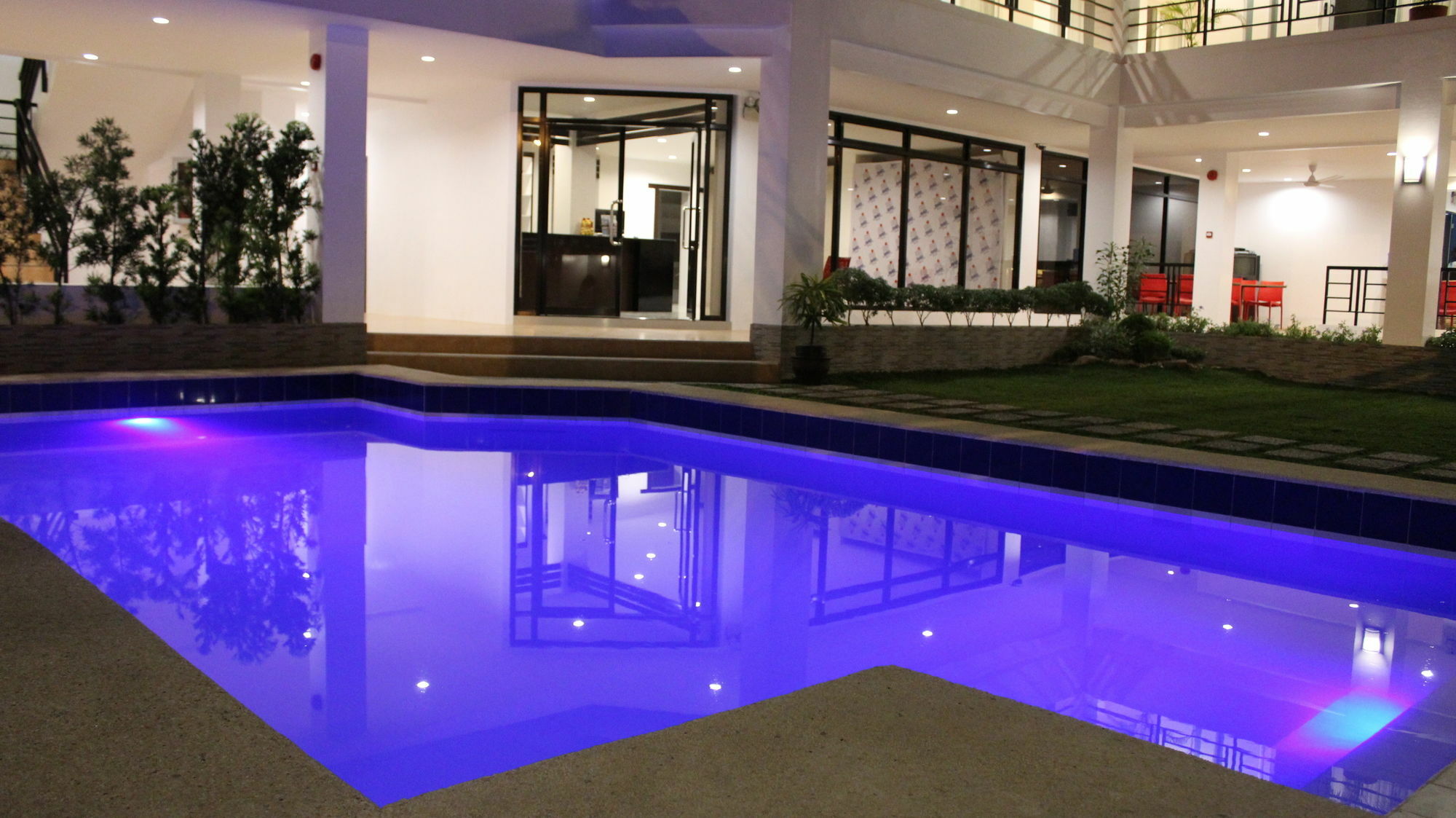 Be-Ing Suites Davao City Dış mekan fotoğraf